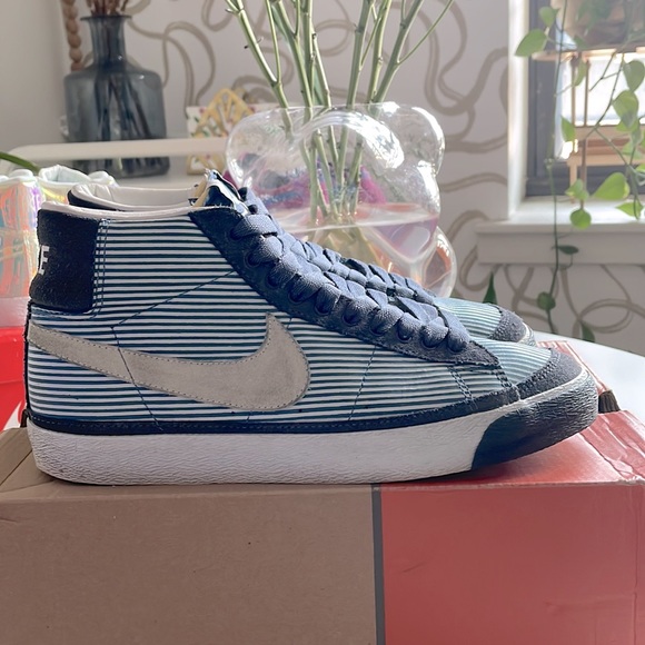 2004 WMNS Nike Blazer Mid ‘Pinstripe’ - Picture 3 of 8